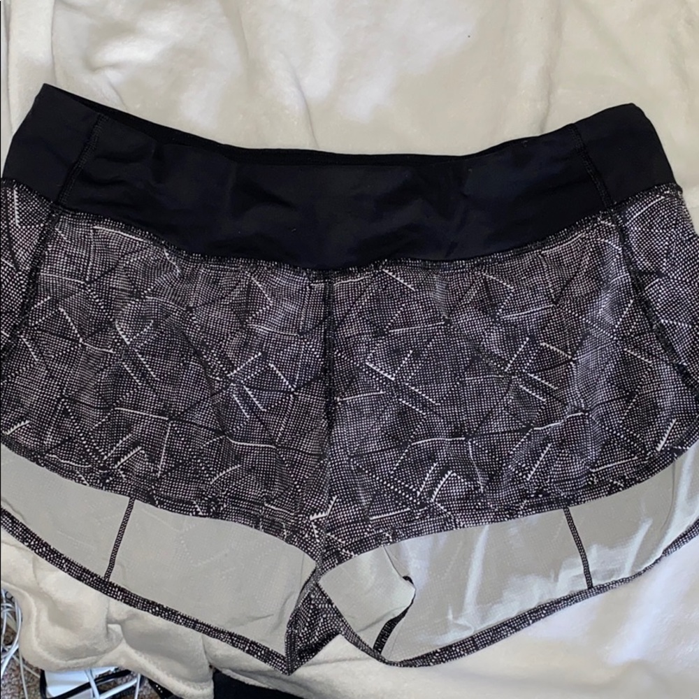 Lululemon speed up short 2.5 inch